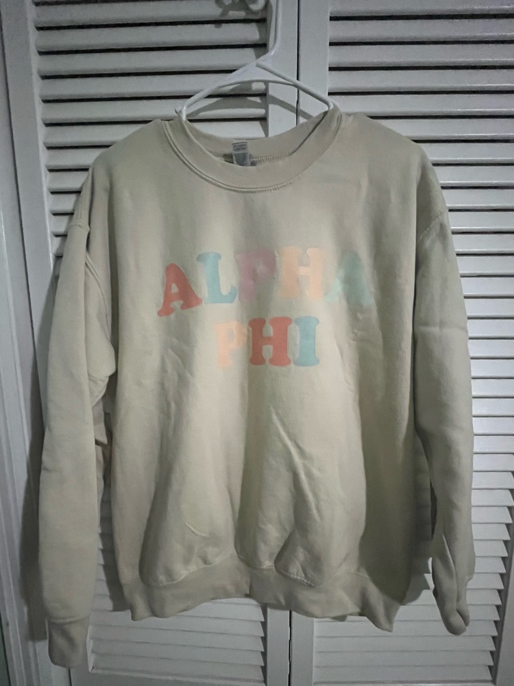 Alpha Phi Sorority Gildan Cream Crewneck Sweatshirt Medium